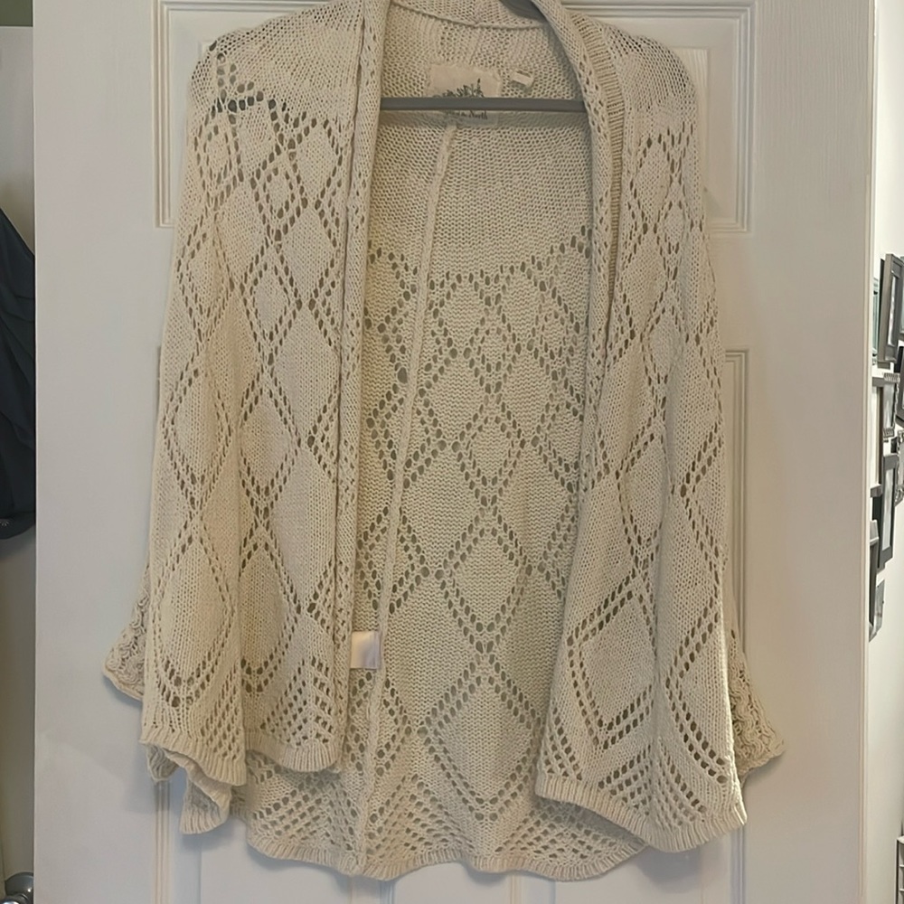Angel of the North Graduated Diamonds Cardigan Size M/L